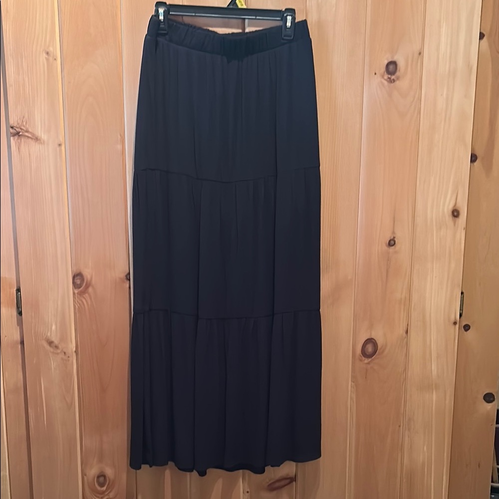Elegant Black Tiered Maxi Skirt